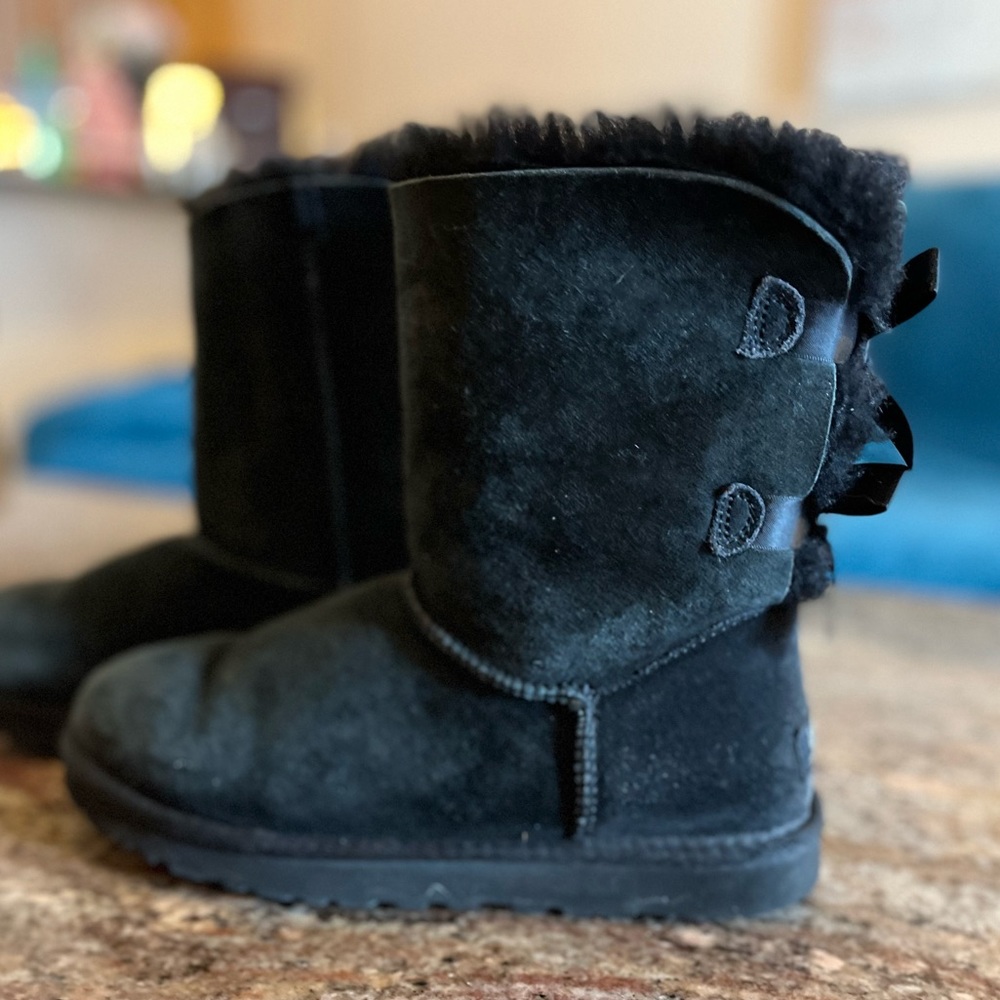 UGG Bow Tie Black Boots - Picture 9 of 12